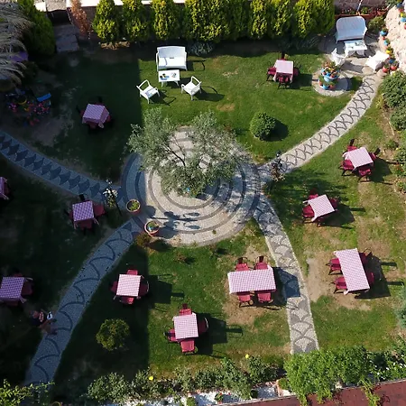 伊甸塞勒涅酒店 酒店