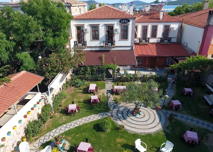 伊甸塞勒涅酒店 2*