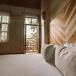 伊甸塞勒涅酒店 Ayvalı