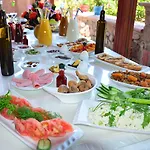 伊甸塞勒涅酒店 酒店